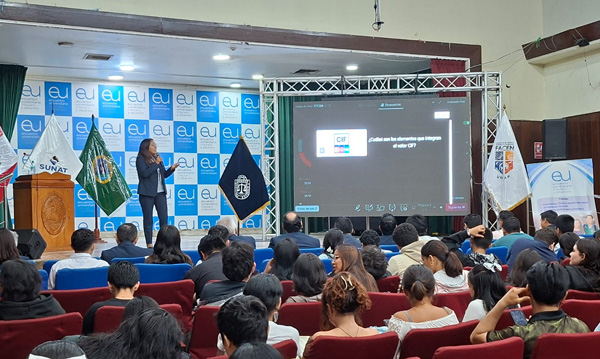 Imagen de capacitador aduanero